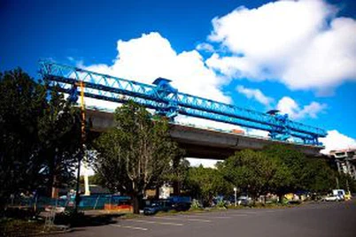 Машина за изстрелване на мостови тръбопроводи